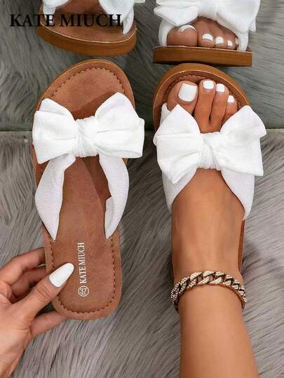 Kate Miuch New Original Design, American Casual Style, Suitable For All Seasons, Minimalist And Fashionable, Versatile And Confident, Charming. White Bow Tie Ladies Sandals, French Retro Style, Natural And Romantic, Gentle And Elegant, Can Be Paired With Dresses And Pants. Closed Toe Breathable Design, Lightweight And Shock-Absorbing, Beige Wedge Ladies Slippers.