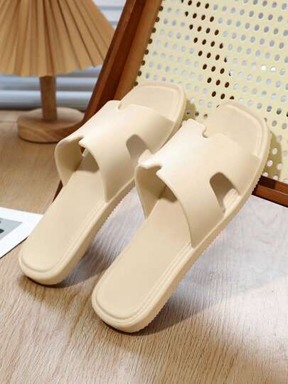 Últimas chanclas de un solo color, ligeras y cómodas, diseño sencillo y liso, versátiles para uso diario, chanclas de uso doméstico con diseño calado, suaves y elásticas, adecuadas tanto para interiores como para exteriores ligeros, cómodas y versátiles.