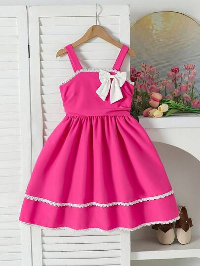 8-12岁少女撞色荷叶边设计3D蝴蝶结双层裙摆宽肩带连衣裙，适合户外活动、家庭聚会、生日派对等场合。