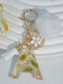 1pc White Daisy Dried Flower Letter Keychain, Embossed Tassel Pom Pom White Pearl Flower Keyring Gift - White - View 13