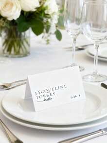 1张定制婚礼姓名卡 - 可编辑桌号卡 | 现代简约设计，黑白配色，心形图案内含姓名首字母 | 适用于婚礼、活动、派对的个性化座位卡 | 9*10厘米，铜版纸 | 可选1张或10张套装 | 完美适用于招待会、新娘送礼会、九月婚礼季派对 | 送给新娘、新郎、婚礼策划师和宾客的理想礼物 | 精致优雅的座位卡，牛皮纸材质，婚礼季派对用品 - 彩色 - 查看 8