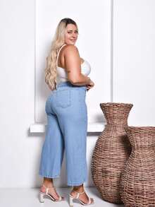 Calça Jeans Pantacourt Plus Size Feminino Tamanho Grande 46 Ao 54 - Lavagem clara - Visão 4
