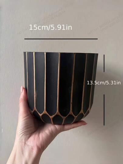 北欧复古多面体花盆，几何造型带排水孔花盆，加厚PP材质，适用于室内植物，简约家居装饰