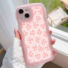 1个时尚透明波浪不规则保护手机壳，粉色爱心格子图案，是女性日常使用的理想之选，兼容 17 Air/17 Pro/17 Pro Max/17/16 e/16/15/14/13/12/11/X/Xr/8/7/Galaxy A14/A15/A54/S24/S24 Ultra系列 - 粉色 - 查看 3