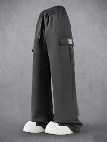 男士实用工装裤，适合户外旅行。这款多功能裤采用多口袋设计，融合了校园风格。是送给男友或丈夫的绝佳礼物。 - 灰色 - 查看 10