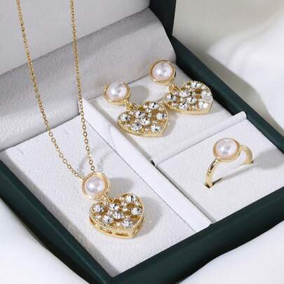 1件畅销不锈钢心形珍珠项链、耳环和戒指套装（同系列） - 不褪色饰品，适合作为送给女朋友和密友的礼物套装。