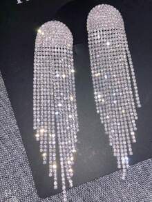 一对镶嵌密集钻石的流苏耳环，适合搭配奢华宴会礼服，百搭且个性化的欧美闪耀钻石水钻耳环 - 彩色 - 查看 3