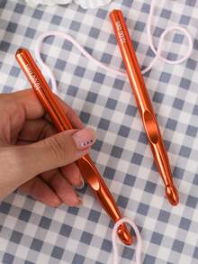 1 pieza Gancho de ganchillo grande de aluminio/Herramienta de tejido DIY/Aguja de ganchillo para hilo grueso - Aguja de crochet grande de aluminio - Ver 2