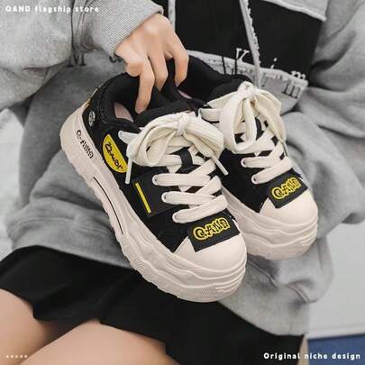  Q-AND 2026 新款黑色休闲厚底运动鞋，原创圆头厚底高帮女鞋