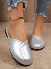 2026 Spring/Summer New Women Round Toe Flat Silver Sandals, Fashionable Elegant Soft Bottom Comfortable Closed Toe Summer Shoes - Silver - View 2