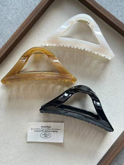 3pcs/Set 4.33in/11cm White, Khaki And Black Triangle Hollow Thick Plastic Hair Clips, Fashion Versatile Elegant Minimalist Solid Color Hair Claws, Suitable For Daily, Casual, Party, Beach, Vacation, Hairstyling, Face/Hair Washing, Makeup, Clothing Accessories, Autumn/Winter/Spring/Summer Holiday Essential Hair Accessories Summer Beach Claw Clips