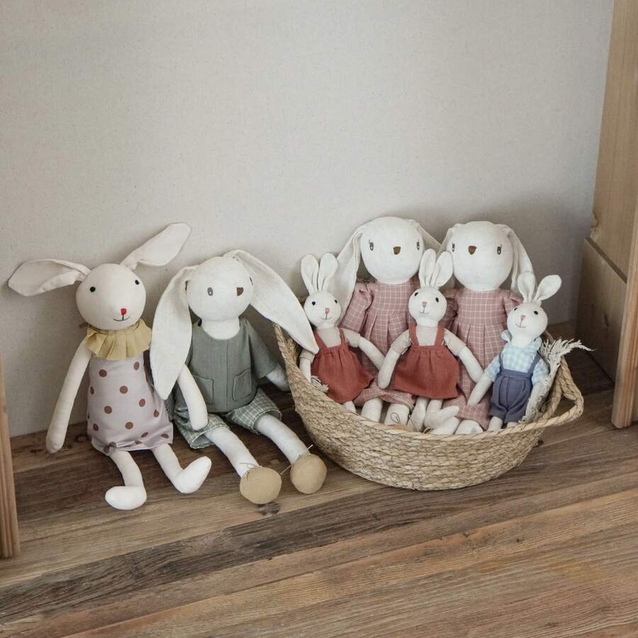 INS Nordic Home 可爱圣诞兔毛绒玩具，创意童话兔毛绒玩具，早教玩伴，圣诞房间装饰及礼物，柔软毛绒动物，卡通兔子摆件，精致兔子玩偶饰品，圣诞节、新年、复活节及其他节日的理想礼物和装饰品