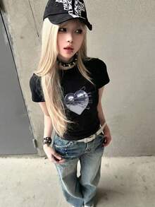 2026夏季新款女士修身露脐上衣，独特设计印花心形图案，朋克街头风休闲圆领T恤 - 黑色 - 查看 2