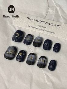 1包/10片手绘星空新月美甲贴片 | 艺术感十足、个性可爱的短款假指甲，饰以趣味星系涂鸦 - 独特设计 - 黑色 - 查看 9