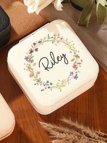 Hộp đựng trang sức cá nhân hóa với tên/chữ cái đầu tùy chỉnh - Thiết kế hoa văn trang nhã – Hộp du lịch màu be tùy chỉnh với khóa kéo và lớp lót vải, món quà cầu hôn hoàn hảo cho phù dâu hoặc vật kỷ niệm của cặp đôi, thiết kế trang nhã | Lớp lót mềm mại, quà cưới, hộp đựng trang sức - Nhiều màu - Xem 7