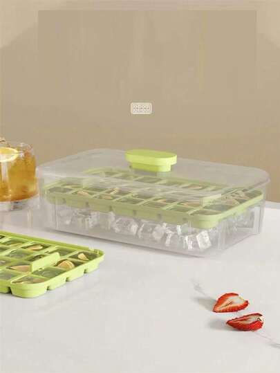 Simple Random Color 1pc Press-Type Ice Cube Mold, Square Shape With Sealed Lid, Easy Demolding, Material. 2-In-1 Ice Making & Storage Container, Ideal For Fridge Freezing. Perfect For Homemade Drinks, Summer Cooling, Party Cocktails, Daily Beverages And Birthday Parties.