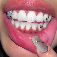 THATBOY Satu set berisi 4 Grillz bergaya Hip Hop yang terbuat dari tembaga dengan inlay zirkonia sintetis, aksesori berkilau untuk perhiasan. Hadiah untuk artis rap dan hip hop, cocok untuk pria dan wanita. - MultiWarna - View 9