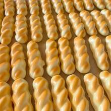 1个逼真编织纹理挤压玩具 - 触感顺滑，可手指抓握，慢回弹，有助于缓解焦虑、刺激感官、创意成人减压 - 多色隨機 - 查看 6