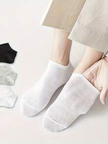 5 Pairs Of Black, White, And Gray Solid Color Thin Short Socks Set, Simple And Multifunctional Casual Invisible Socks, Suitable For Both Men And Women, Suitable For All Seasons, Moisture Absorbing Sports Socks, Anti Slip Design - 白色 - 查看 6