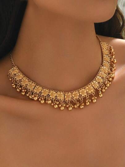 1 chiếc vòng cổ mặt dây chuyền hình hoa chạm khắc rỗng kiểu cung điện Bohemia, trang sức thời trang và thanh lịch dành cho nữ, phù hợp để đeo hàng ngày, làm quà tặng, dùng trong các dịp thường nhật và lễ hội.