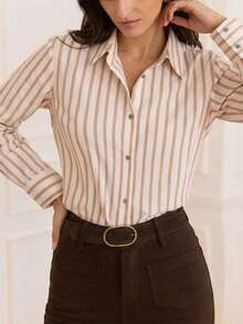 ELVA 条纹纽扣衬衫，适合办公室、教师、休闲外出、音乐会等场合，商务休闲女装春季款 - 卡其色 - 查看 3