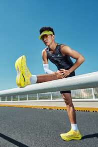 XTEP荧光黄/亮蓝跑鞋 - 螢光正黃/澈青藍 - 查看 1