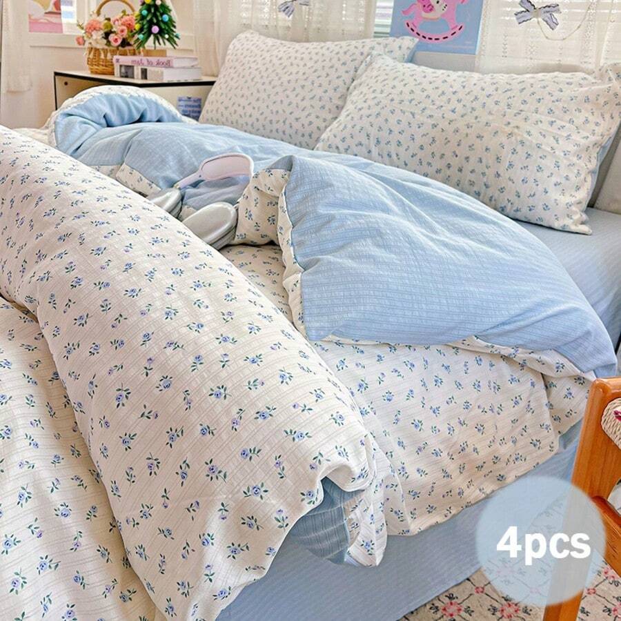 四件套床上用品,包括1个碎花被套、1个床单、2个枕套(不含枕芯),柔软透气的涤纶面料,法式田园浪漫花卉图案,四季皆宜。 - 藍玫 - 查看 1