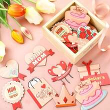 36件母亲节木质挂饰，“母亲节快乐”木质装饰品，感恩节木质挂件，母亲节木质吊坠装饰，女士生日派对树装饰（甜美风格）。这些木质挂饰背面空白，方便您DIY；您可以在上面绘画或写下您的祝福。它们是精美的室内外装饰，是送给家人的理想节日礼物。 - 查看 8