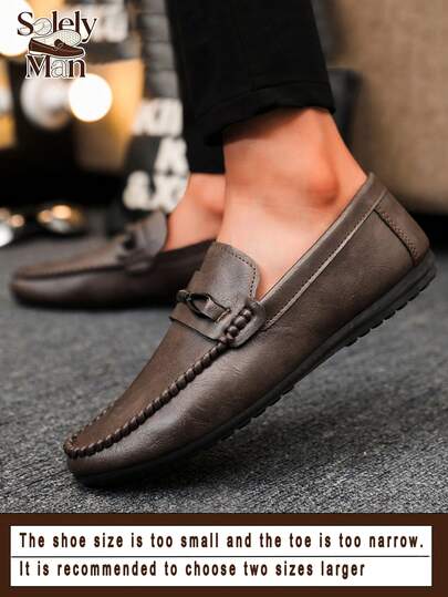 Mocasines informales para hombres, zapatos planos de suela blanda con efecto arrugado, zapatos formales de piel negra (corren 1 talla talla grande pequeña)