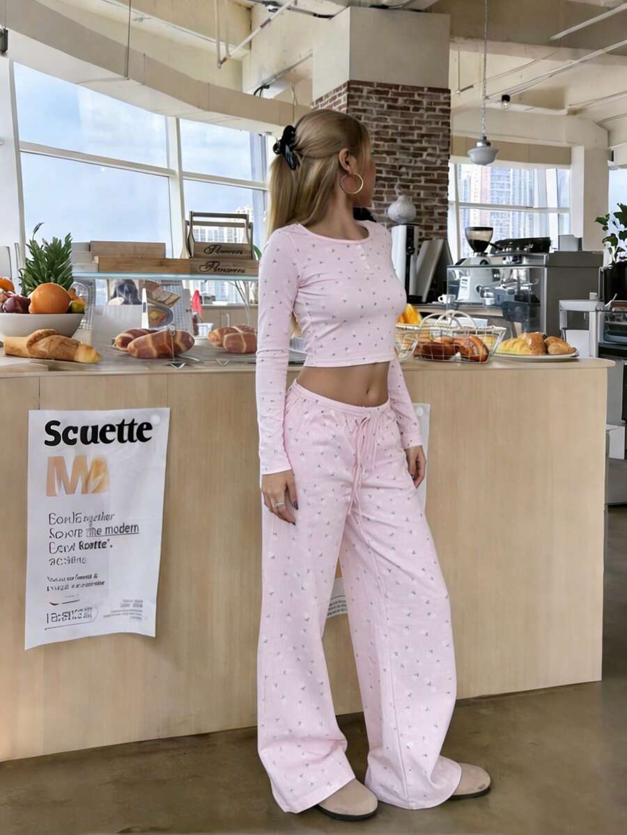 两件套碎花女式圆领长袖上衣+松紧腰裤睡衣套装，可爱家居服