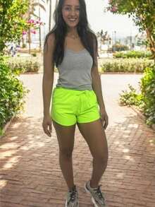 Short Shortinho Feminino Praia Piscina Academia Caminhada Tactel Leve Soltinho - Verde Limão - Visão 2