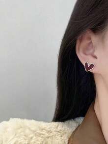 1 par de pendientes minimalistas asimétricos con forma de corazón, estilo vintage chic, para uso diario, regalo para mujeres, San Valentín, mamá, madre, Día de la Madre - rojo - Ver 3