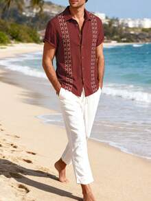 Camisa de manga corta con patrón geométrico burdeos casual para hombres, combinada con pantalones blancos, conjunto práctico de primavera/verano para múltiples ocasiones - Rojo - Ver 5