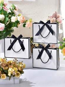 4件組禮品袋套裝，包含1個禮品袋、1張棉紙、1條緞帶和1張卡片，購物袋，附手柄包裝袋，蝴蝶結裝飾手提袋，高檔紙袋，適合女孩婚禮派對、聖誕節、感恩節、新年、婚禮、生日禮物包裝袋，情人節伴娘女友派對禮物，情人節及其他場合 - 彩色 - 查看 7