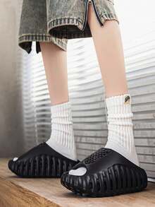Summer New Solid Color Casual EVA Hollow-Out Slippers, Indoor & Outdoor Comfortable Slip-On Sandals - Black - View 2