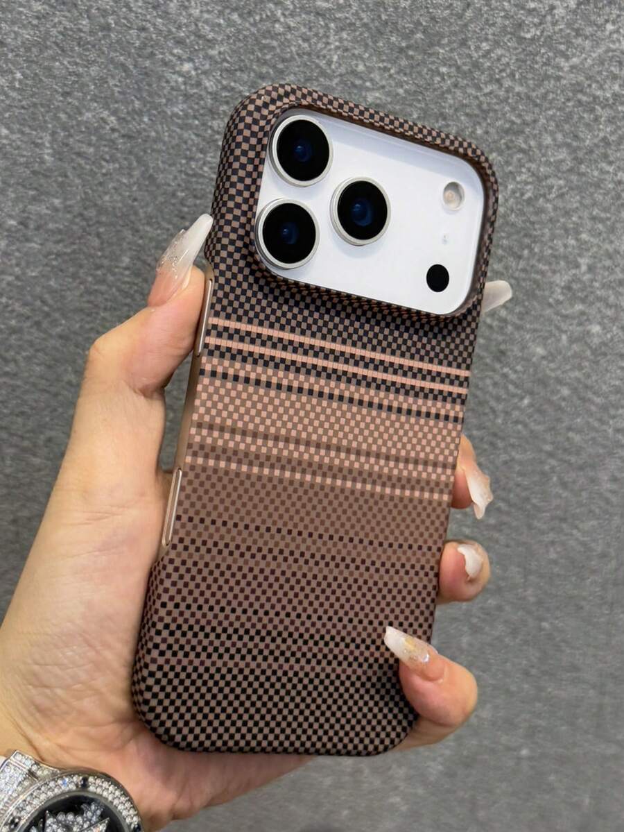1个碳纤维纹理磁吸手机壳，兼容 17 Pro Max、Air 16、15、14、13、12 Pro Max Plus，支持无线充电，半封闭式磨砂散热保护壳 - 卡其色 - 查看 1