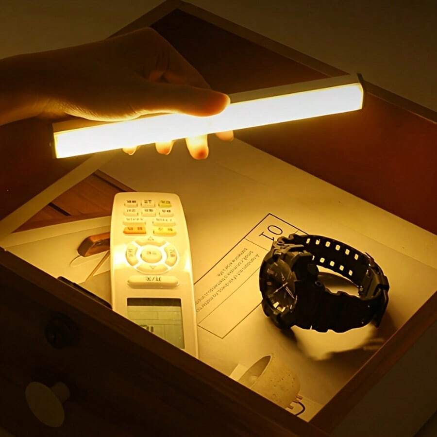 1个USB可充电LED人体感应橱柜灯，卧室夜灯条，暖白光/白光，无线充电衣柜灯，磁吸式厨房橱柜衣柜楼梯照明灯