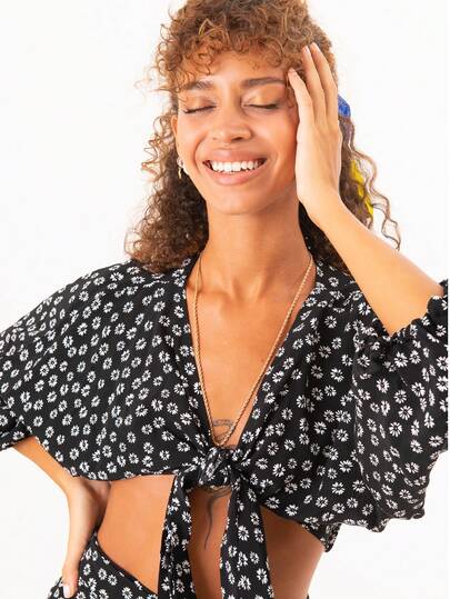 Women Black Ditsy Floral 100% Viscose Tie Front Crop Top Deep V Neck Long Sleeve Cut Out Blouse Open Front Short Top Boho Coquette Cottagecore Summer Beach Vacation Holiday Going Out Lightweight Soft Blouse