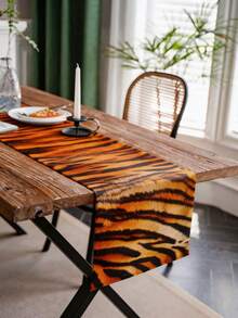1条180*35厘米缎面桌旗，动物条纹印花，包括斑马纹、豹纹、虎纹、奶牛纹等图案，适合婴儿派对装饰、野生动物主题生日派对、丛林探险派对、家居装饰、厨房和餐厅装饰、迎婴派对、农舍风格装饰，是家庭聚会和节日派对的必备品。 - 彩色 - 查看 4