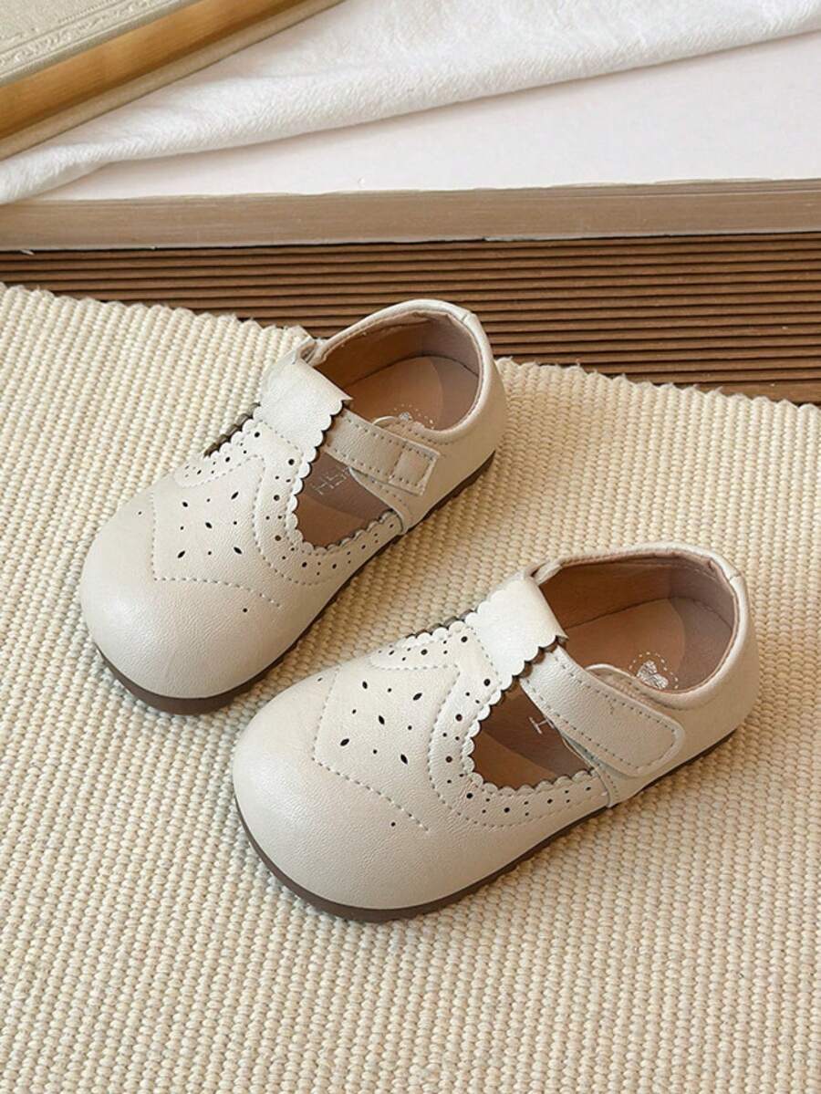 2026 New 1 Pair Children Princess Shoes, Spring/Autumn New Girls Baby Soft Bottom Closed Toe Shoes, Hook And Loop, Korean Style Flat Shoes - Beige - View 1