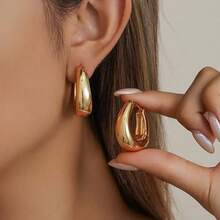 1 Pair Minimalist Water Drop Shaped Earrings, Thick Gold Water Drop Earrings, U-Shaped Earrings, Oval Earrings, Fashionable Elegant Lightweight Delicate Jewelry For Women, Perfect Gift For Her - Big Golden Water Drop - View 1
