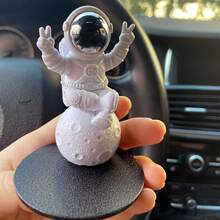 1件宇航员造型汽车装饰挂件，汽车内饰装饰吊坠，汽车后视镜挂饰 - A - 查看 4