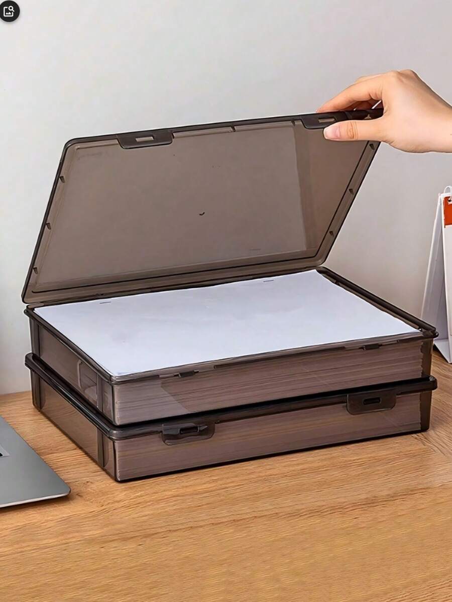 1 hộp đựng bằng nhựa đen trong suốt dung tích lớn, thích hợp để đựng bút chì, bút chì màu, thước kẻ, băng dính, tài liệu, chứng chỉ và các dụng cụ, hồ sơ khác. Lý tưởng cho văn phòng, ký túc xá trường học và bàn làm việc tại nhà. - Màu đen trong suốt - Xem 1