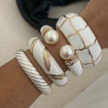 Retro Luxury High-End Geometric White Drip Oil Elastic Bangle Bracelet, Smooth Minimalist Design, Glossy Zinc Alloy Material, Suitable For Daily Wear, Weddings And Parties - White - View 4
