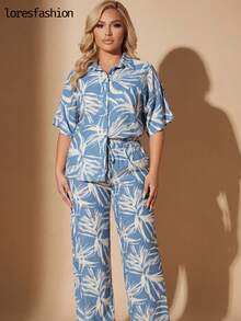 Conjunto MujerCamisa de Raso Manga Larga Cuello Clásico con Botones y Pantalón Ancho de Satén Estampado Tropical Marrón Combinado Elegante Femenino Chic Moda Playa Vacaciones Outfit Casual Formal Oficina Fiesta Look Sofisticado Tela Ligera Suave 96% Poliéster 4% Spandex Espalda Elástica Ajuste Cómodo Pierna Amplia Caída Fluida Conjunto Dos Piezas Dama Fashion Primavera Verano  México Ropa Mujer Moderna Estilo Europeo Americano No Estirado Diseño Exclusivo Impresión Variable Outfit Tropical Glam Street Style Combinable con Sandalias Tacones Sneakers Ideal Clima Calor Nuevo Lanzamiento Alta Calidad - Celeste - Ver 1