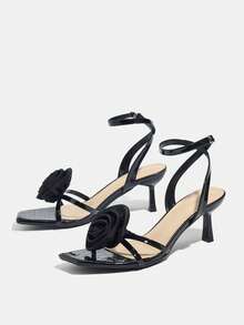 女士高跟凉鞋，适合春夏穿着，可用于夜店、户外旅行、派对、购物、舞台表演、通勤、晚宴、情人节礼物、约会、宴会等场合。黑色玫瑰花装饰，方头设计，可调节踝带，黑色猫跟，纯色石纹，优雅、舒适、性感、时尚，适合搭配小黑裙、蕾丝裙。 - 黑色 - 查看 5