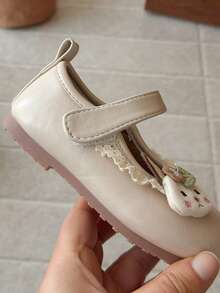 Giày công chúa cho bé gái, giày Mary Jane thời trang xuân/thu mới, giày casual cho trẻ em, giày da nhỏ xinh xắn đế mềm chống trơn trượt họa tiết hoạt hình. - Màu be - Xem 3