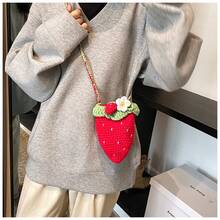 Fashionable And Cute Strawberry Crochet Bag, Purely Handmade, A Niche Handbag Suitable For Parties, Weddings, And Daily Wear, Comes With A Small Gift - 紅色 - 查看 3