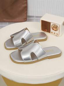 1 par de chanclas de moda casual de PU para niños, adecuadas para el verano - Plateado - Ver 5