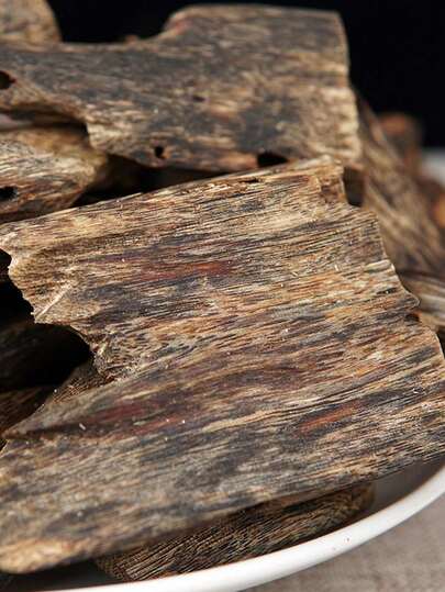 5g, Agarwood, Natural Agarwood, High-Resin Agarwood, Natural Fragrance, Home Aromatherapy, Purifies Indoor Air, For Entertaining Guests, For Post-Meal Fragrance, As A Gift For Friends, Long-Lasting Fragrance, Suitable For Yoga, Meditation, Bedroom, Study And Other Places.